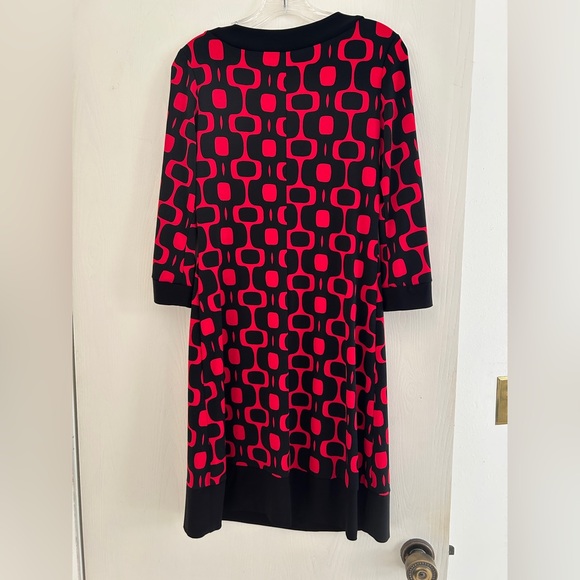 Two geometric dresses - Picture 3 of 5